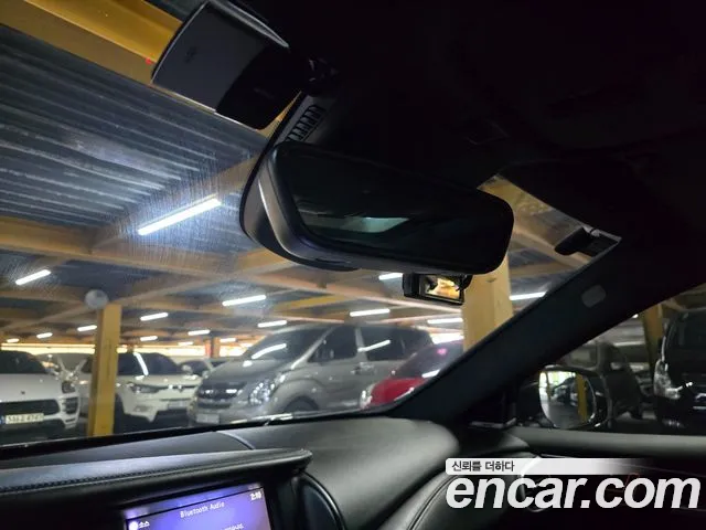 Infiniti Q30 2017 thumb 4