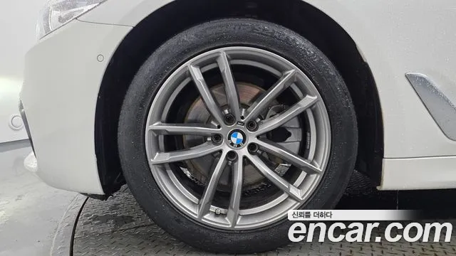 BMW 5 серии 2017 thumb 3