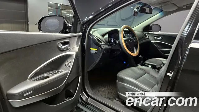 Hyundai Santafe 2018 thumb 10