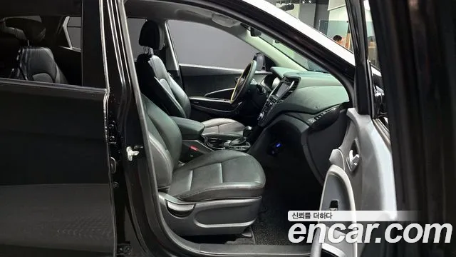 Hyundai Santafe 2018 thumb 11