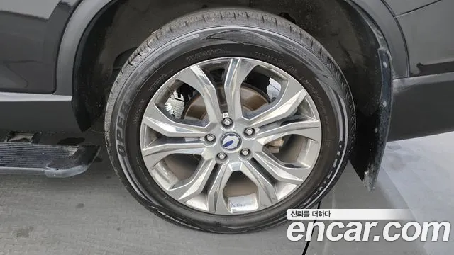 KGM Rexton 2017 thumb 10