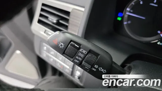 KGM Rexton 2017 thumb 9