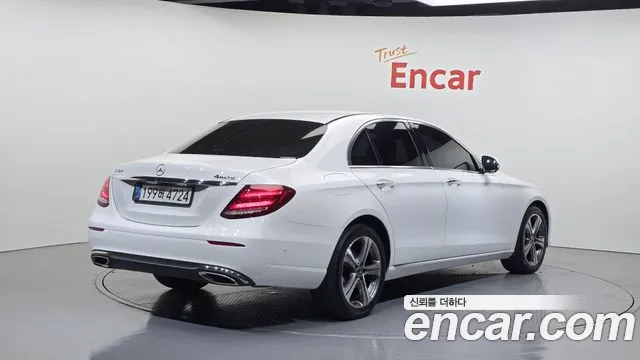 Mercedes-Benz E-Class 2018 thumb 5