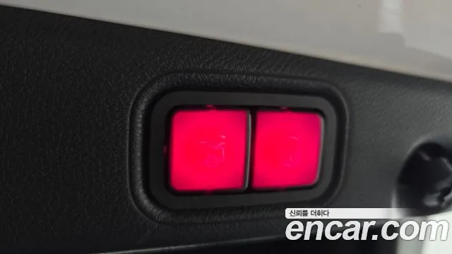 Mercedes-Benz E-Class 2018 thumb 10