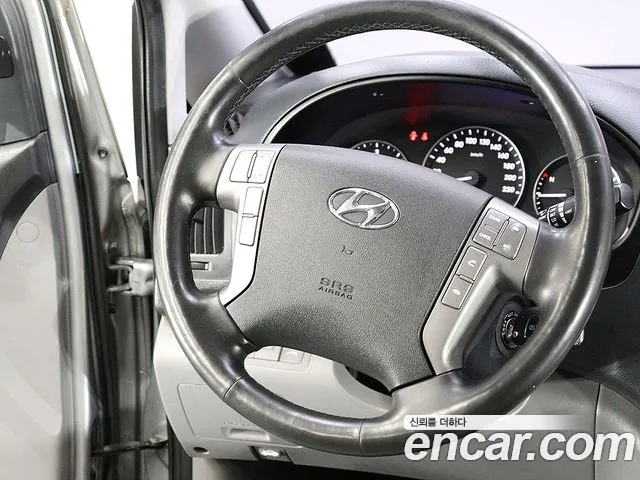 Hyundai Staria 2018 thumb 10