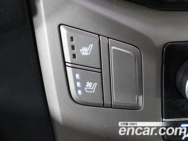 Hyundai Staria 2018 thumb 12
