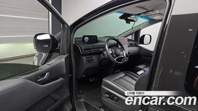Hyundai Staria 2022 thumb 3