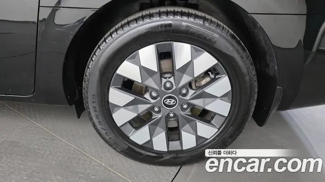 Hyundai Staria 2022 thumb 2