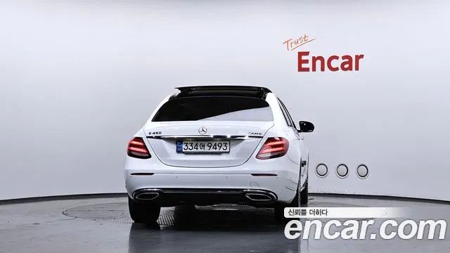 Mercedes-Benz E-Class 2020 thumb 2