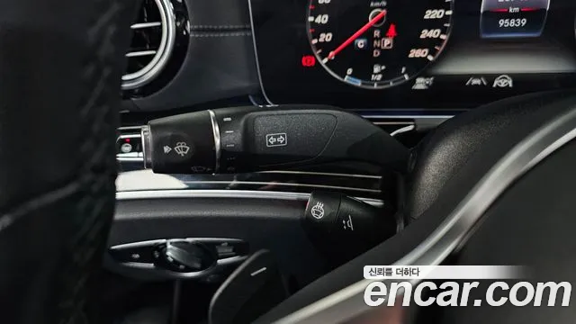 Mercedes-Benz E-Class 2020 thumb 5
