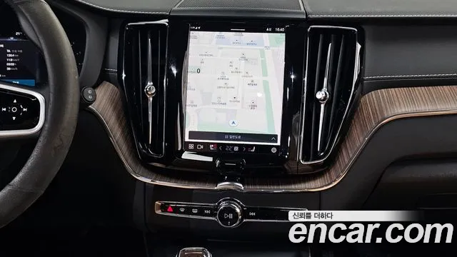 Volvo XC60 2021 thumb 7