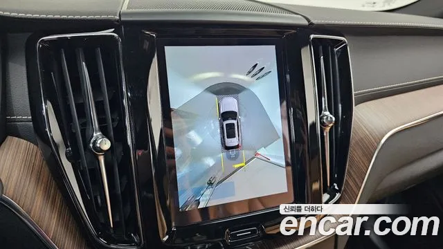Volvo XC60 2021 thumb 10