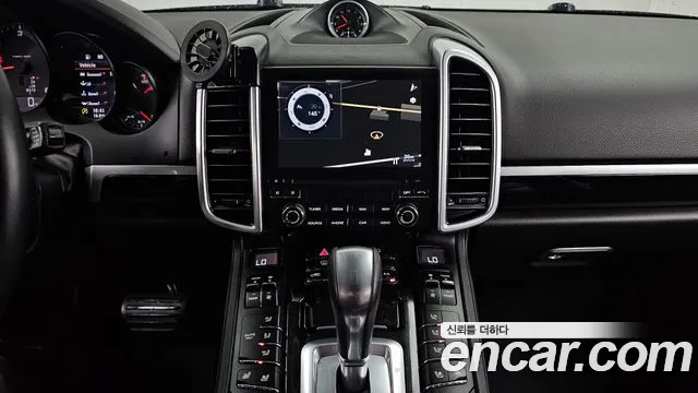 Porsche Cayenne 2017 thumb 12