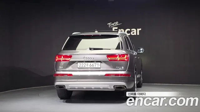 Audi Q7 2019 thumb 12