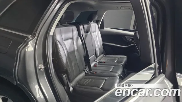 Audi Q7 2019 thumb 7