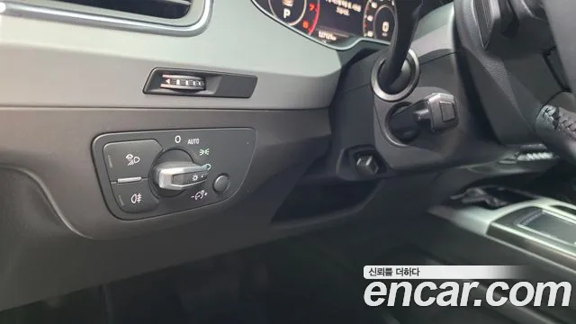 Audi Q7 2019 thumb 2