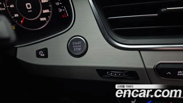 Audi Q7 2019 thumb 10