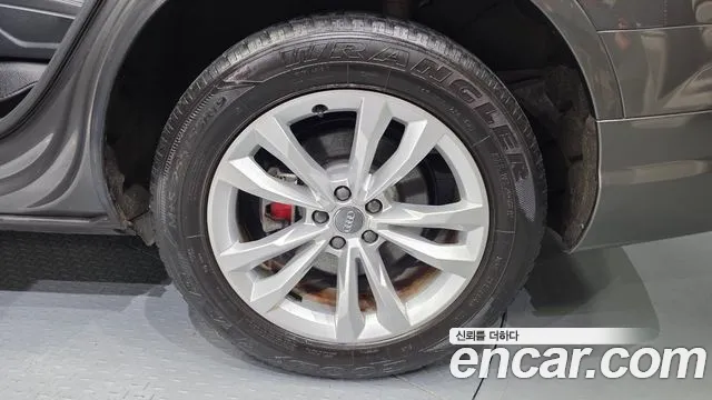 Audi Q7 2019 thumb 4
