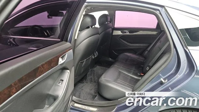 Hyundai Genesis 2014 thumb 3