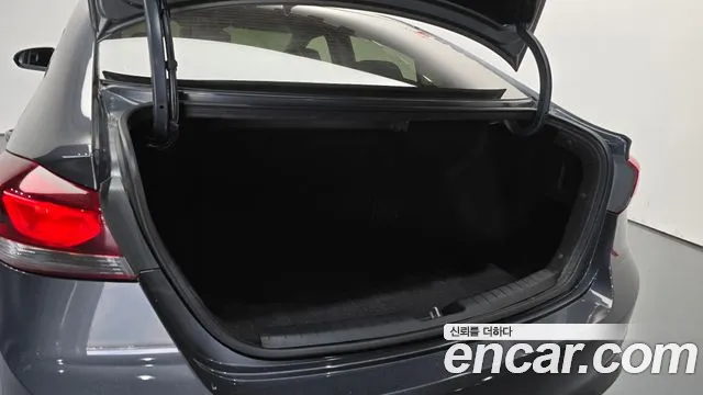 Hyundai Avante 2016 thumb 7