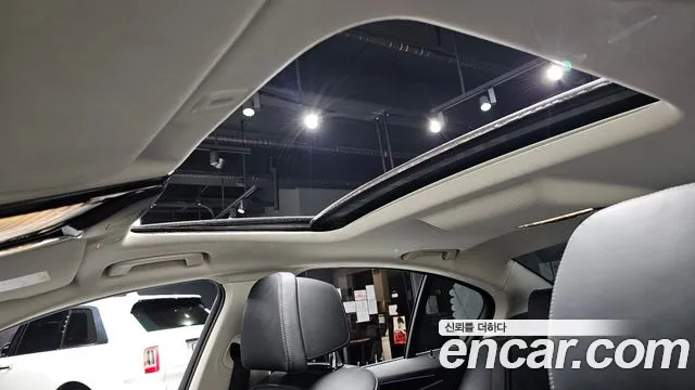 BMW 5 серии 2021 thumb 2