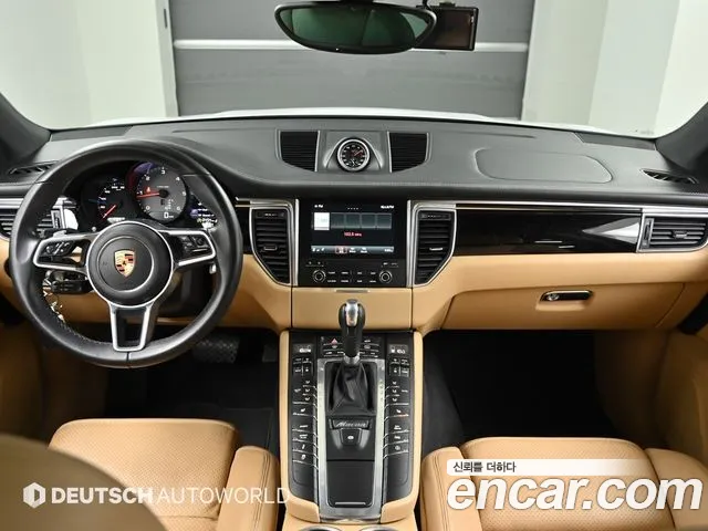Porsche Macan 2017 thumb 2