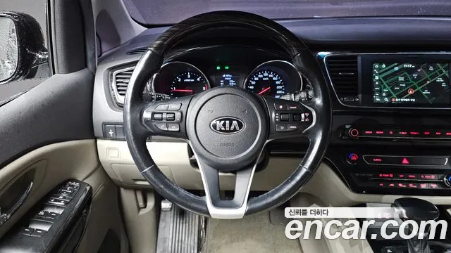 Kia Carnival 2019 thumb 9