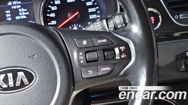 Kia Carnival 2019 thumb 2