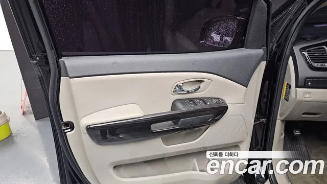 Kia Carnival 2019 thumb 10