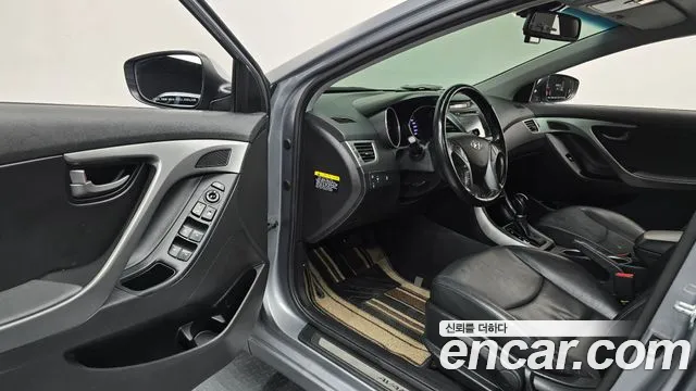 Hyundai Elantra 2015 thumb 10
