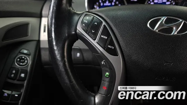 Hyundai Elantra 2015 thumb 2