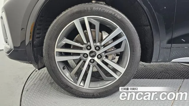 Audi Q5 2021 thumb 5
