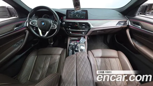BMW 5 серии 2018 thumb 10