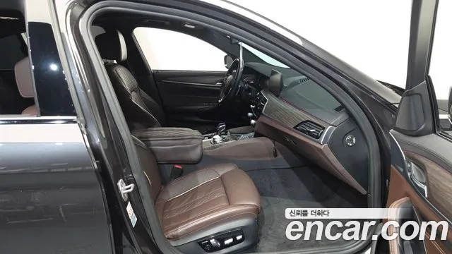 BMW 5 серии 2018 thumb 7