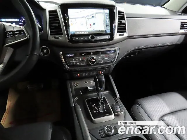 KGM Rexton 2018 thumb 9