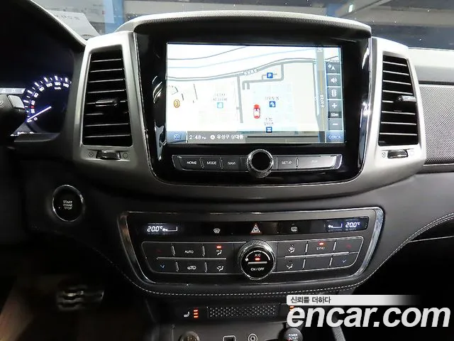 KGM Rexton 2018 thumb 10