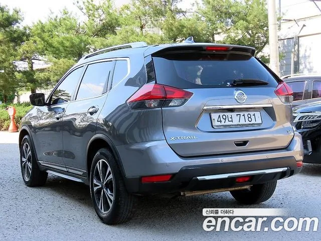 Nissan X-Trail 2018 thumb 3