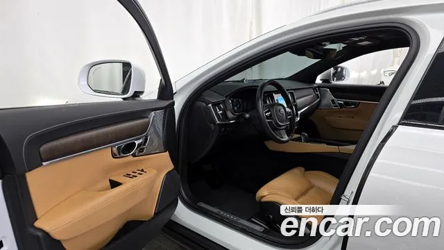 Volvo V90 Cross Country 2021 thumb 12