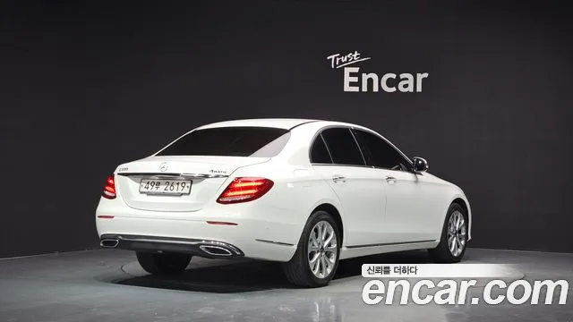 Mercedes-Benz E-Class 2017 thumb 2