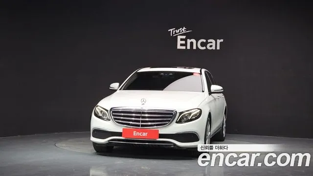 Mercedes-Benz E-Class 2017 thumb 5