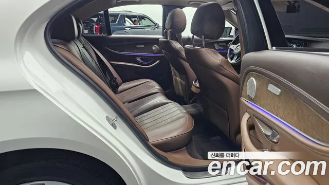 Mercedes-Benz E-Class 2017 thumb 3