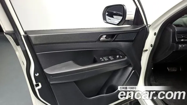 KGM Rexton 2020 thumb 11