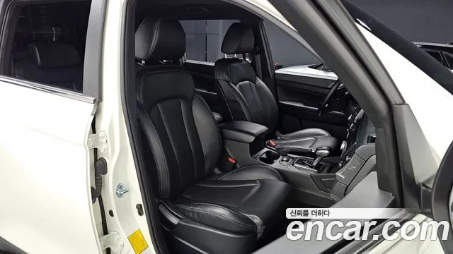 KGM Rexton 2020 thumb 4