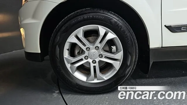 KGM Korando 2014 thumb 7