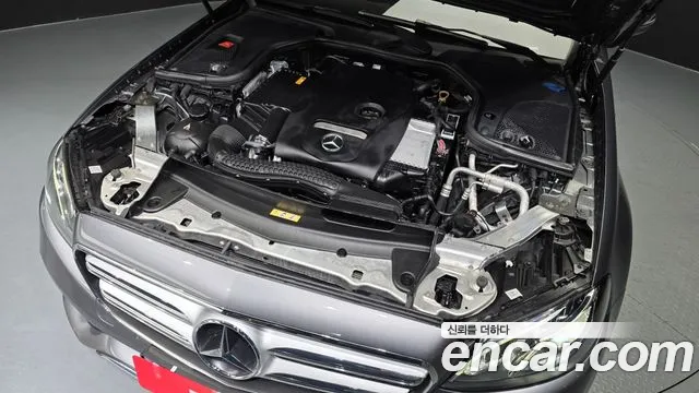 Mercedes-Benz E-Class 2019 thumb 6