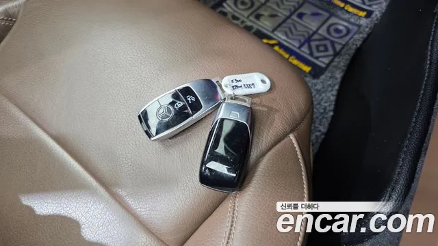Mercedes-Benz E-Class 2019 thumb 5