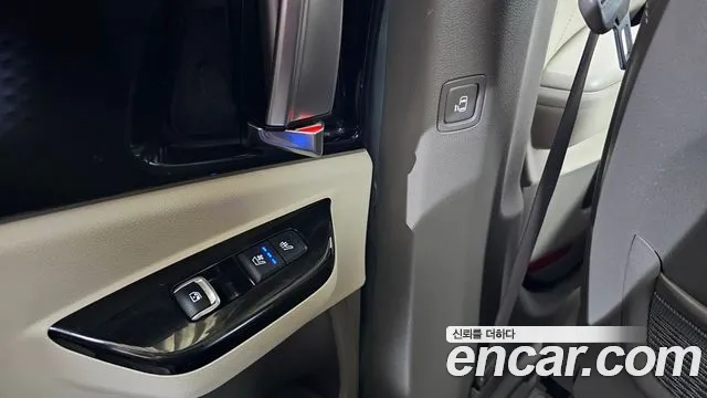 Kia Carnival 2022 thumb 9