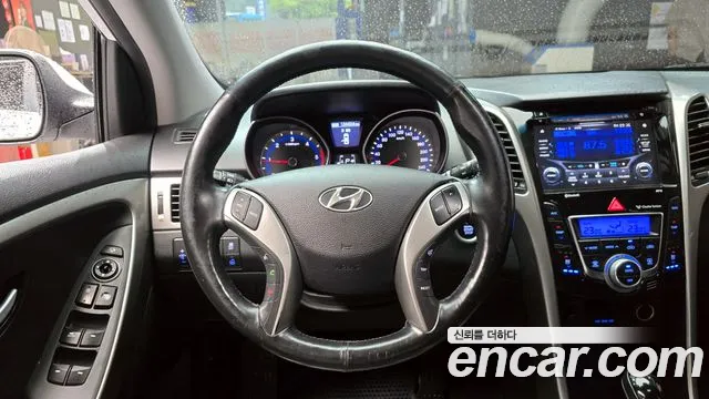 Hyundai i30 2013 thumb 9