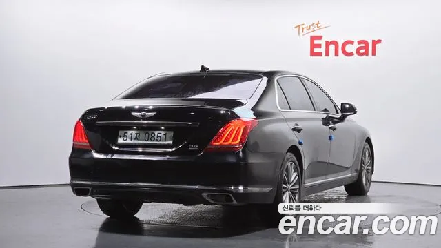 Genesis G90 2016 thumb 11