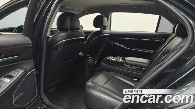 Genesis G90 2016 thumb 8